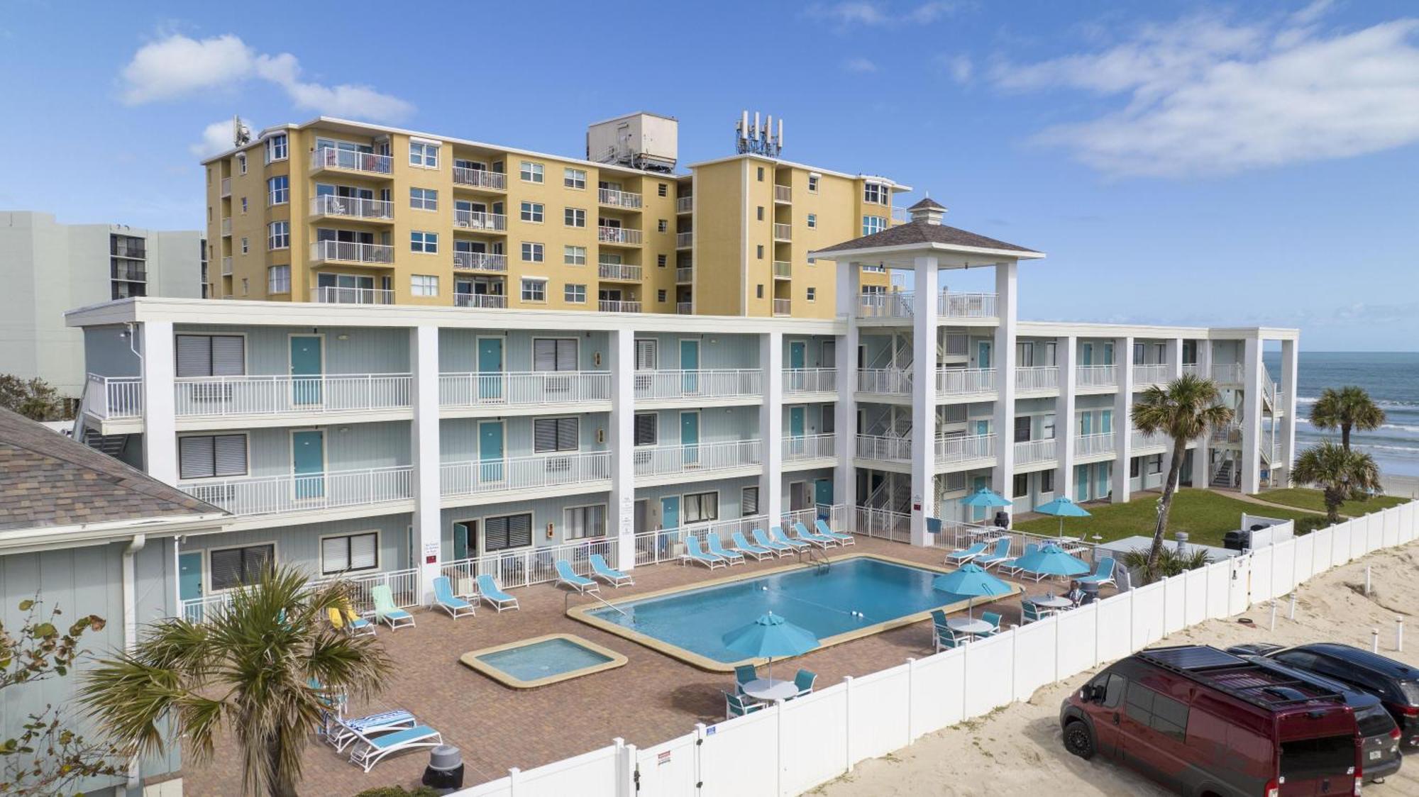 Coastal Waters 107 - A Studio Poolside Retreat Ню Смирна Бийч Екстериор снимка